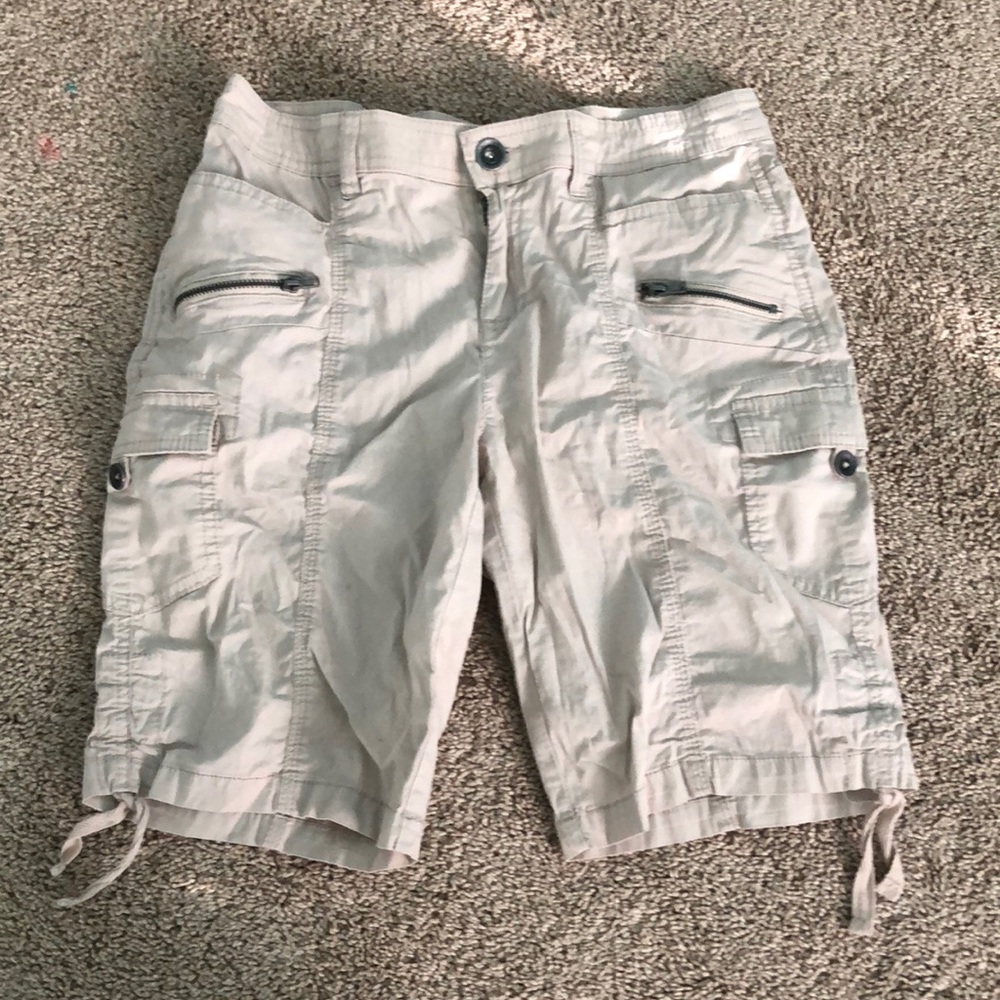 Cargo shorts, creme cargo shorts, shorts